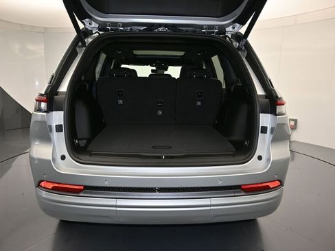 New 2026 Jeep Grand Cherokee Limited AWD/4WD image 24