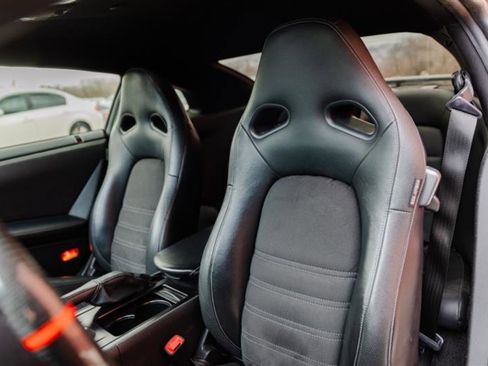 Used 2016 Nissan GT-R Premium image 24