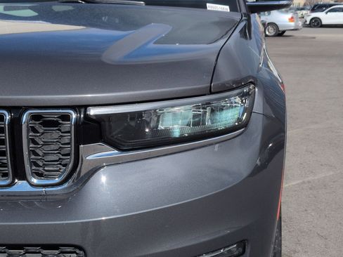 Used 2024 Jeep Grand Cherokee L Limited w/ Luxury Tech Group II image 13