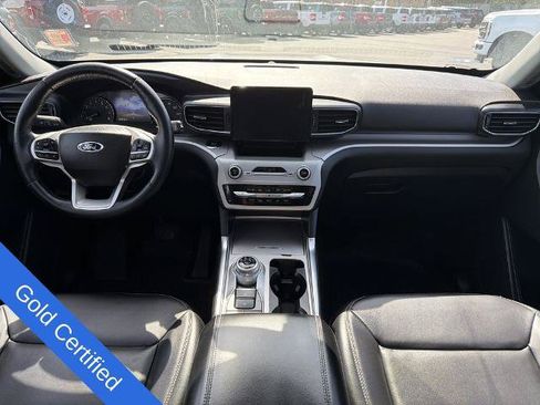 Certified 2022 Ford Explorer XLT w/ Equipment Group 202A AWD/4WD image 3