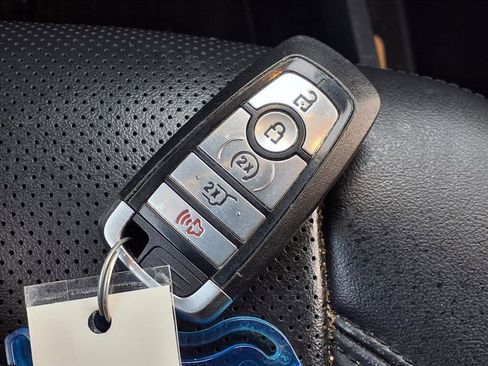 Used 2022 Ford Expedition XLT image 15