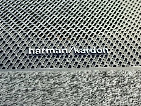 Certified 2024 Volvo XC40 B5 Plus w/ Protection Package Premier AWD/4WD image 27