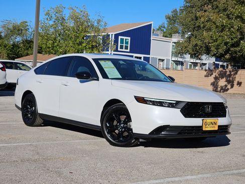 Used 2025 Honda Accord SE image 2