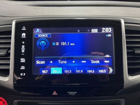 Used 2017 Honda Pilot EX-L image 4