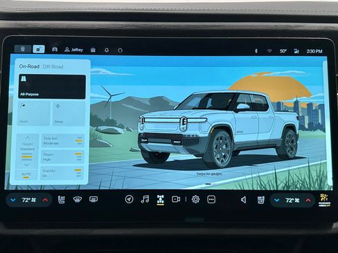 Used 2023 Rivian R1T Adventure image 31