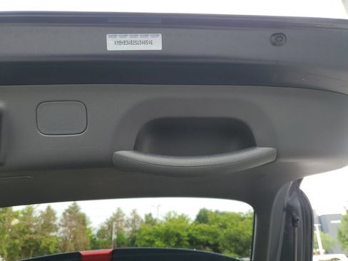Used 2025 Hyundai Kona SEL FWD image 8