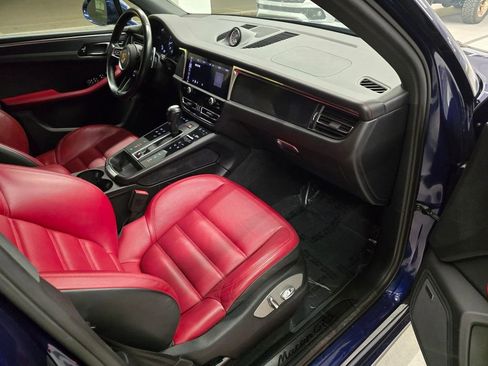 Used 2022 Porsche Macan GTS w/ Sport Chrono Package image 31