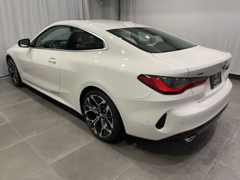 Used 2025 BMW 430i xDrive Coupe w/ Premium Package image 4
