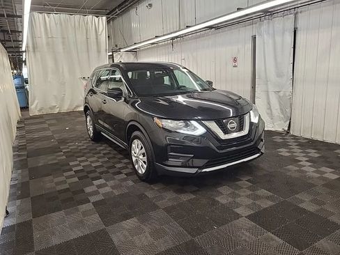 Used 2017 Nissan Rogue S AWD/4WD image 2