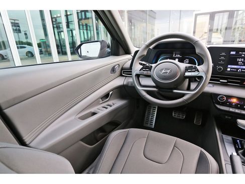 Certified 2025 Hyundai Elantra Sport FWD image 10