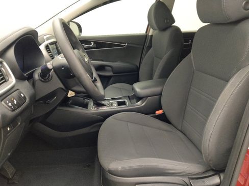 Used 2020 Kia Sorento LX FWD image 17