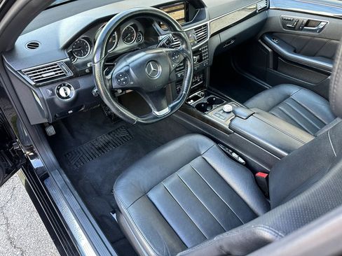 Used 2010 Mercedes-Benz E 550 Sedan w/ Premium 2 Pkg image 12