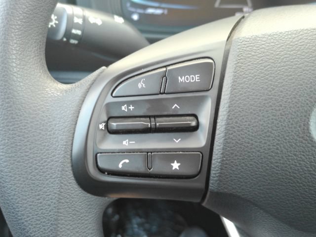 Used 2023 Hyundai Venue SE FWD image 33