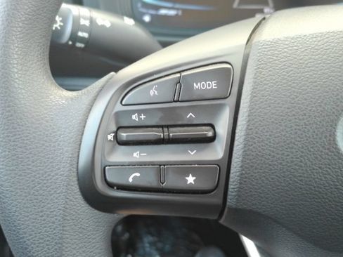 Used 2023 Hyundai Venue SE FWD image 33