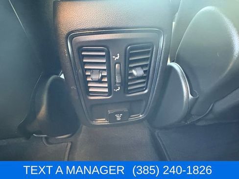 Used 2022 Jeep Grand Cherokee Laredo X image 11