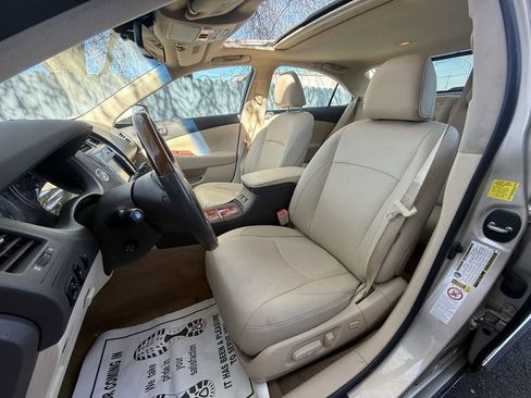 Used 2011 Lexus ES 350 image 4