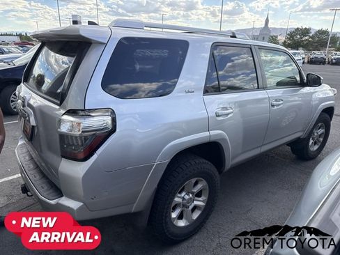 Used 2016 Toyota 4Runner SR5 AWD/4WD image 4