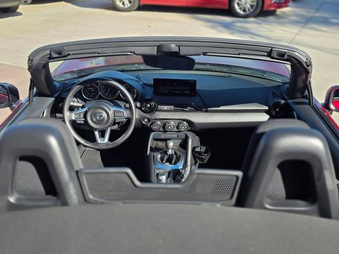 Used 2025 MAZDA MX-5 Miata Sport image 17