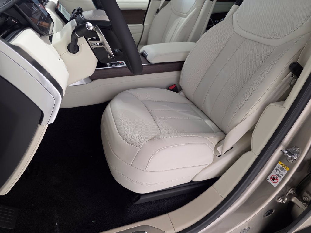 New 2027 Land Rover Range Rover Long Wheelbase SE AWD/4WD image 18