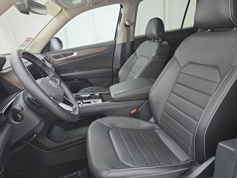 Certified 2025 Volkswagen Atlas SEL AWD/4WD image 16