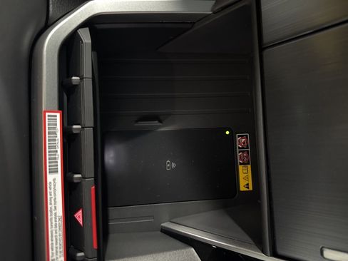 Used 2025 Toyota Sequoia Platinum image 49