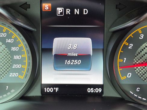 Used 2018 Mercedes-Benz AMG GT S image 23