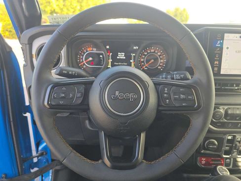 Used 2024 Jeep Wrangler Willys image 22