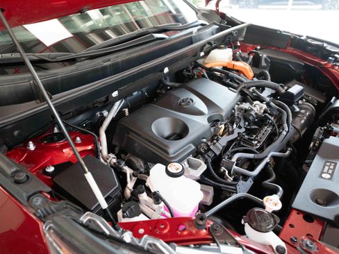 Certified 2023 Toyota RAV4 XLE Premium AWD/4WD image 34