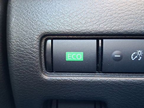 Used 2024 Nissan Sentra SV image 23