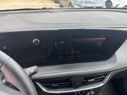 Used 2025 Buick Encore GX Preferred FWD image 17