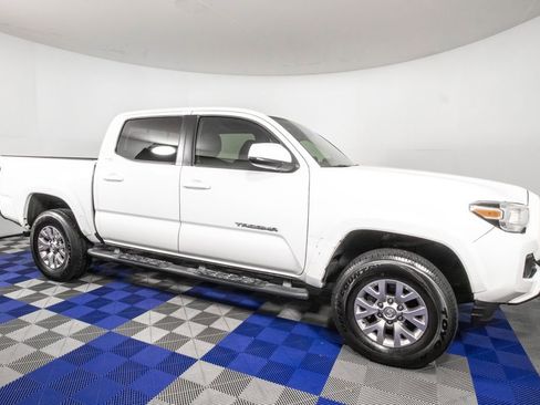 Used 2019 Toyota Tacoma SR5 RWD image 3
