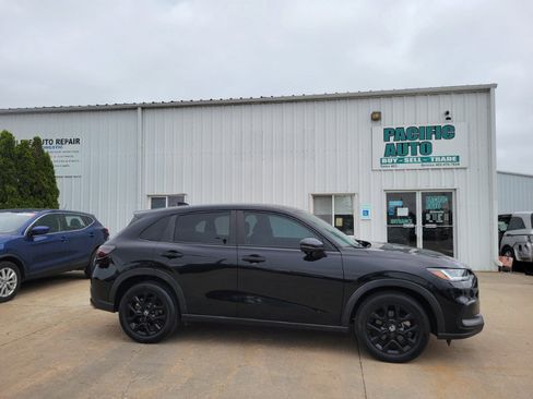 Used 2023 Honda HR-V Sport image 8