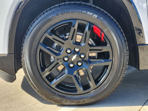 Used 2021 Chevrolet Traverse Premier w/ Redline Edition image 15