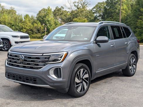 Used 2024 Volkswagen Atlas SEL AWD/4WD image 5