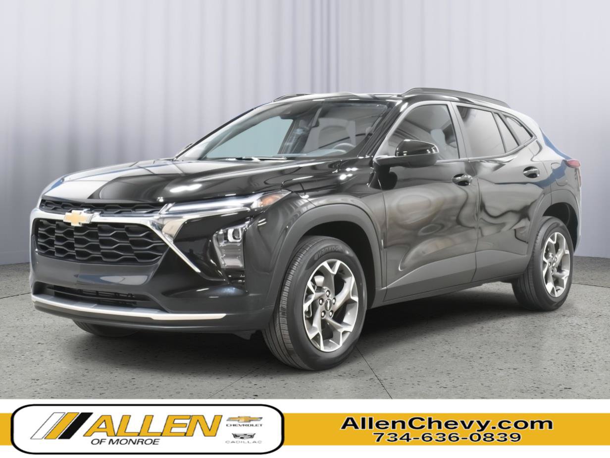 Used 2024 Chevrolet Trax LT w/ Driver Confidence Package FWD image 1