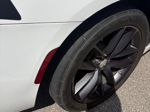 Used 2019 Dodge Charger SXT RWD image 15