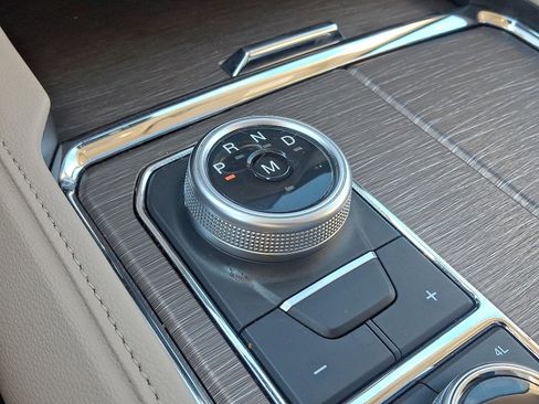 Used 2024 Ford Expedition Limited image 42