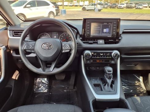 Used 2022 Toyota RAV4 XLE image 17