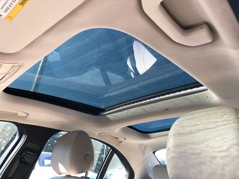 Used 2015 Mercedes-Benz C 300 4MATIC Sedan image 9