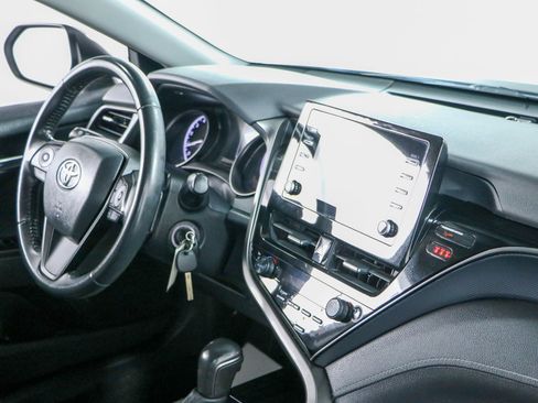 Used 2022 Toyota Camry SE FWD image 25