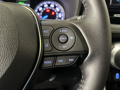 Used 2021 Toyota RAV4 XLE Premium AWD/4WD image 34