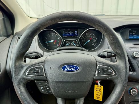 Used 2016 Ford Focus SE FWD image 18