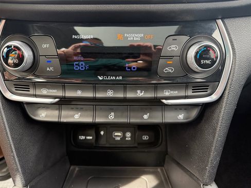 Used 2019 Hyundai Santa Fe AWD image 22