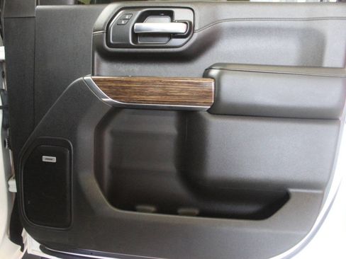 Used 2020 Chevrolet Silverado 2500 High Country w/ Technology Package AWD/4WD image 12