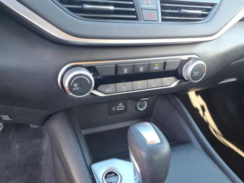 Used 2024 Nissan Altima 2.5 S image 17