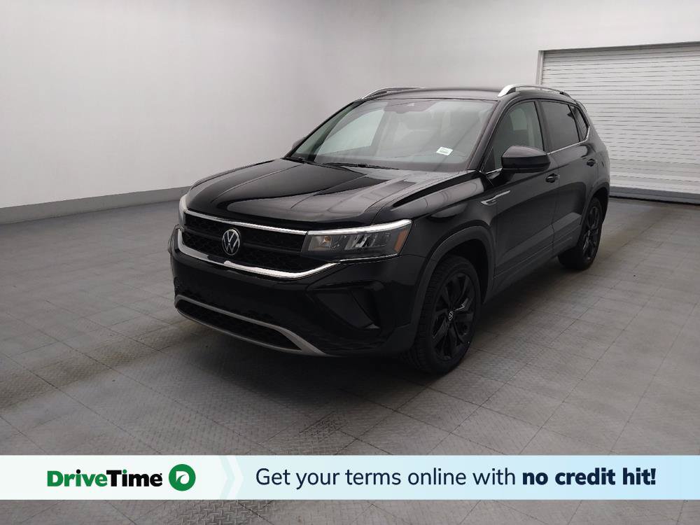 Used 2023 Volkswagen Taos SE w/ Black Wheel Package FWD image 1