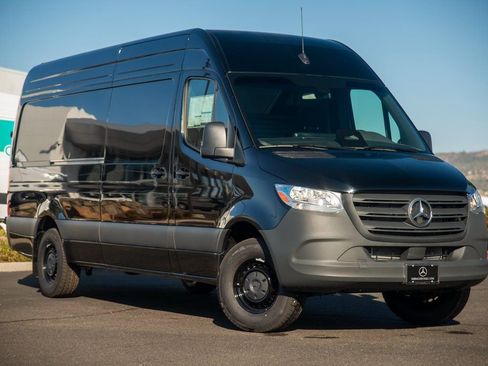New 2025 Mercedes-Benz Sprinter 2500 image 3