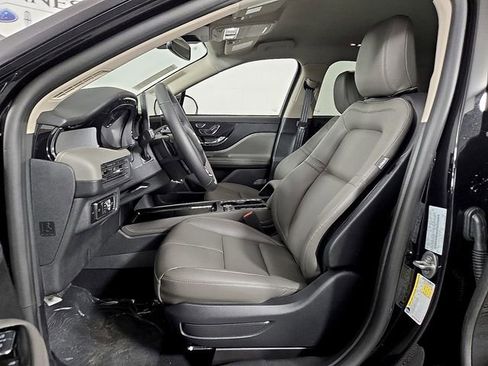 Used 2026 Lincoln Corsair Premiere FWD image 13
