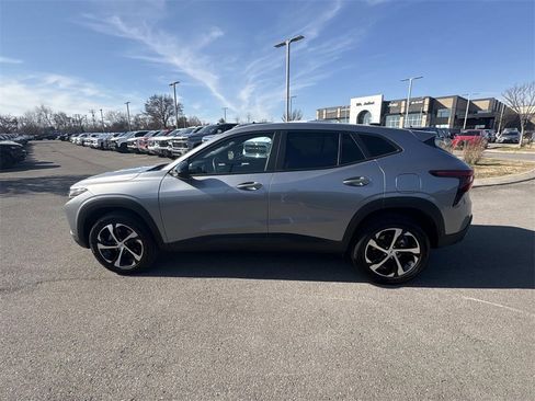 Used 2024 Chevrolet Trax RS w/ Driver Confidence Package image 5