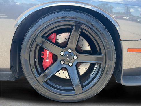 Used 2017 Dodge Challenger SRT Hellcat RWD image 28